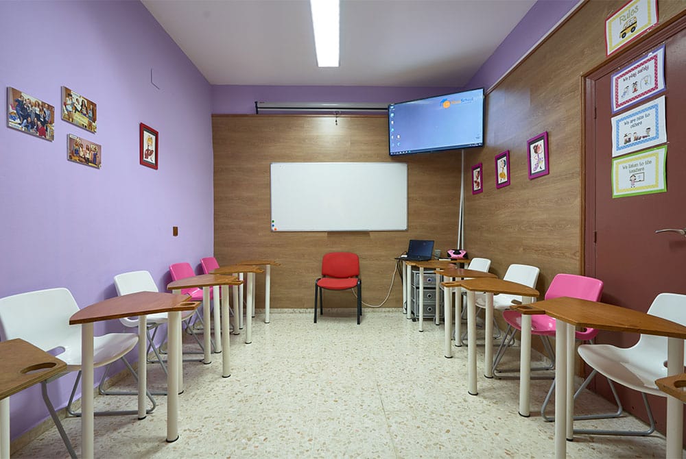 Contacta con Maus School instituto de idiomas en Sevilla.