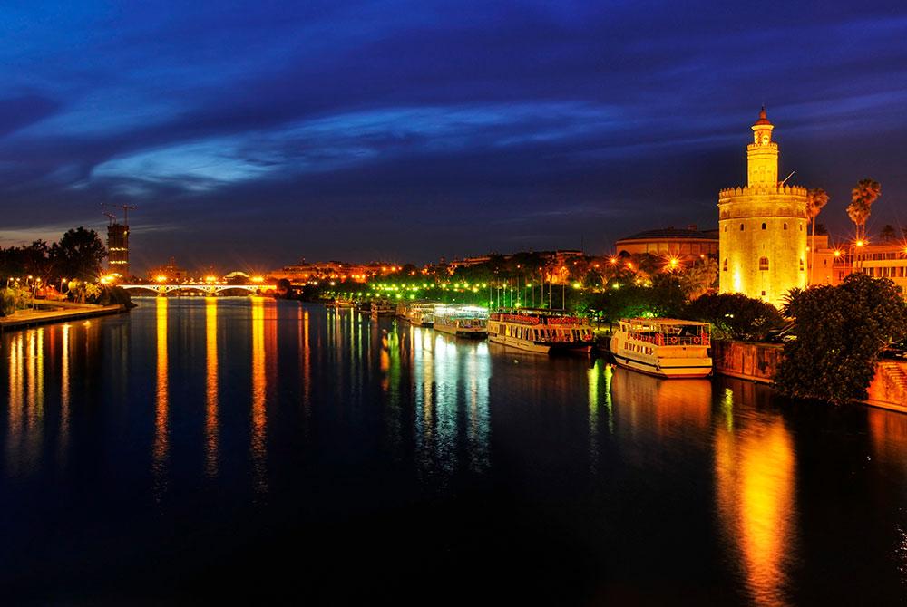 Cosas que hacer en Sevilla, visita la ciudad por la noche