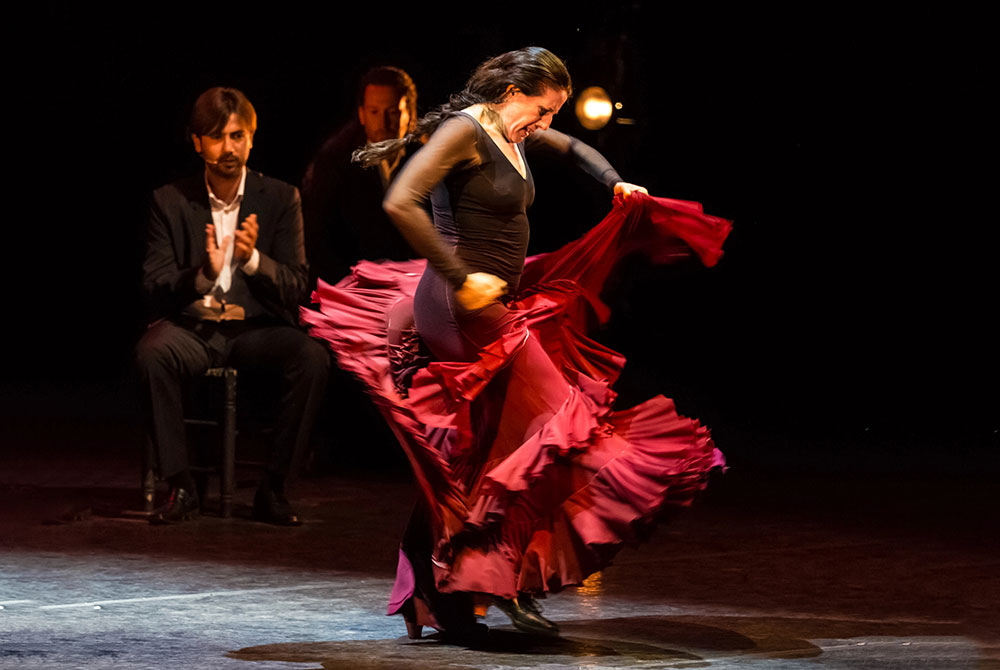 Qué hacer en Sevilla, visita un tablao flamenco y dá clases de flamenco